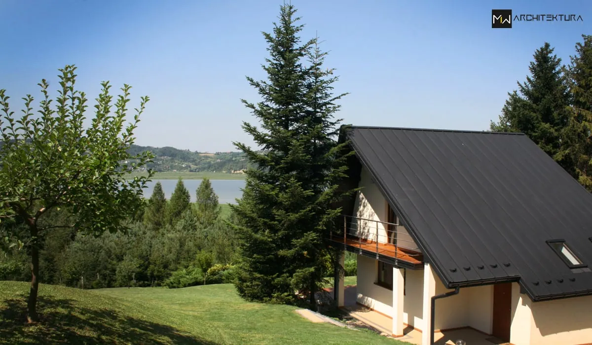 Przebudowa domu letniego – Sienna — Sienna nad Jeziorem Rożnowskim, projekt pracowni MW Architektura